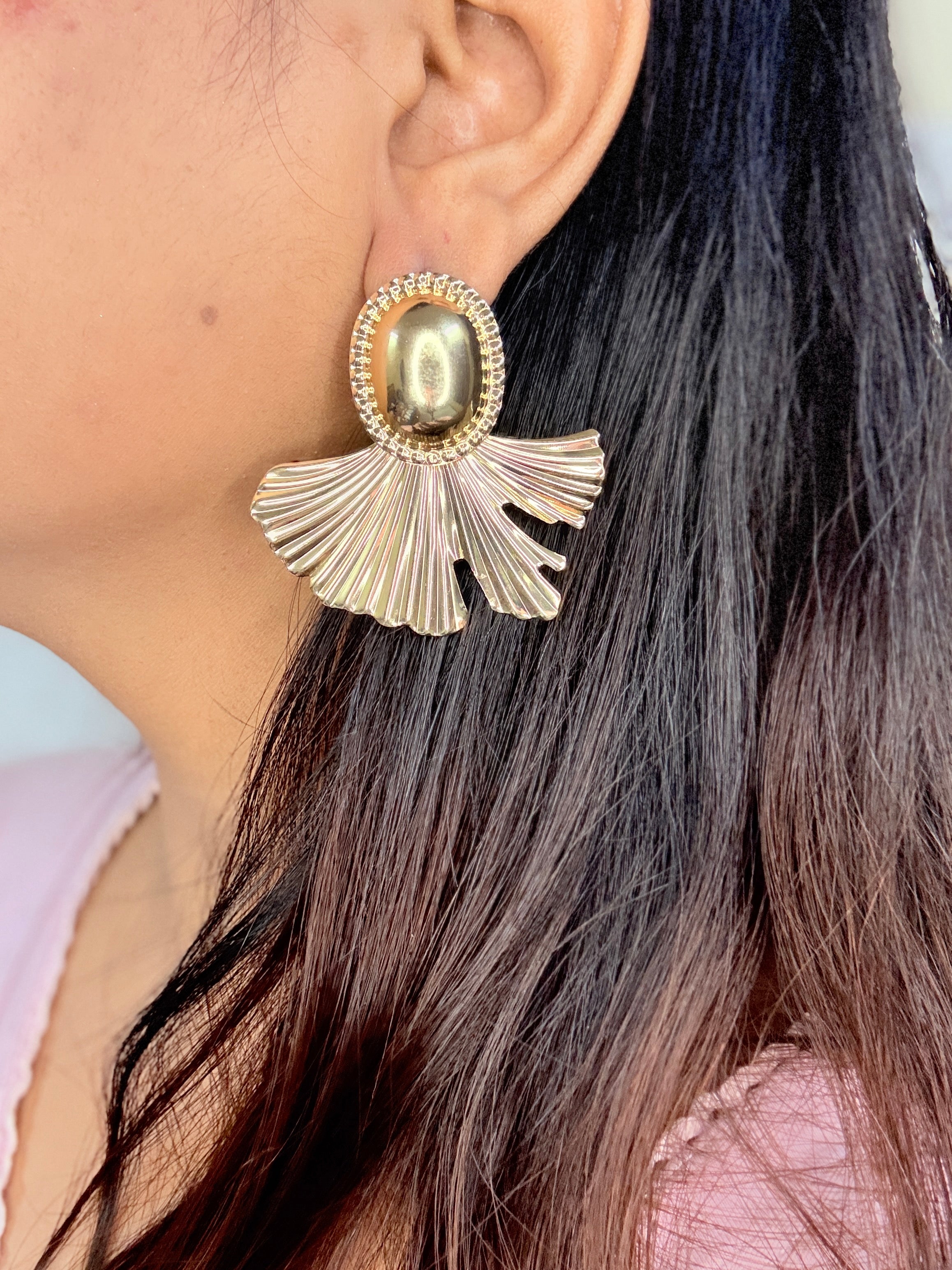 Radiant Fan Gold Earring