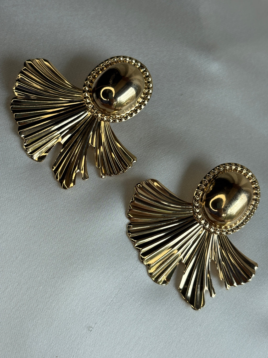 Radiant Fan Gold Earring