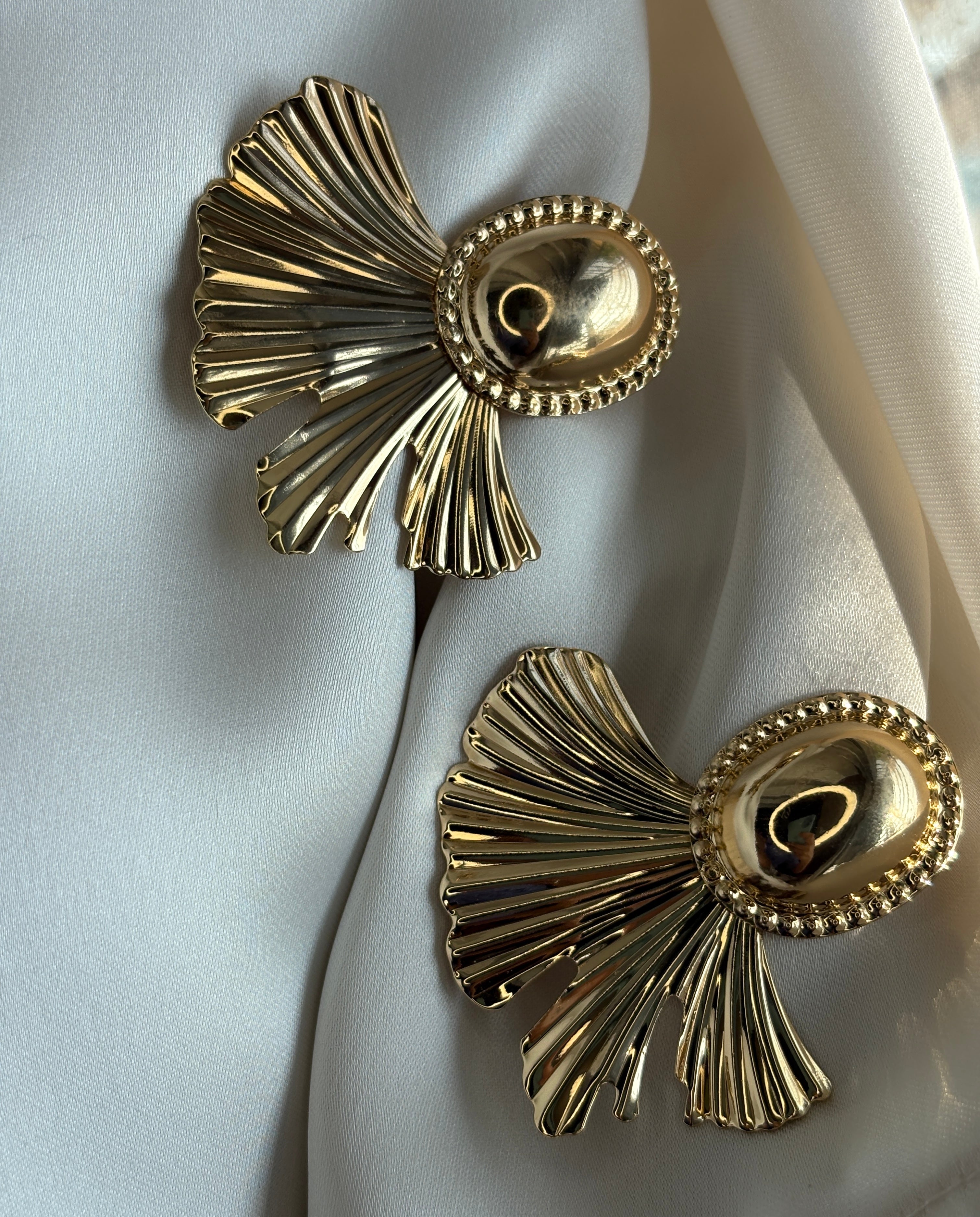 Radiant Fan Gold Earring