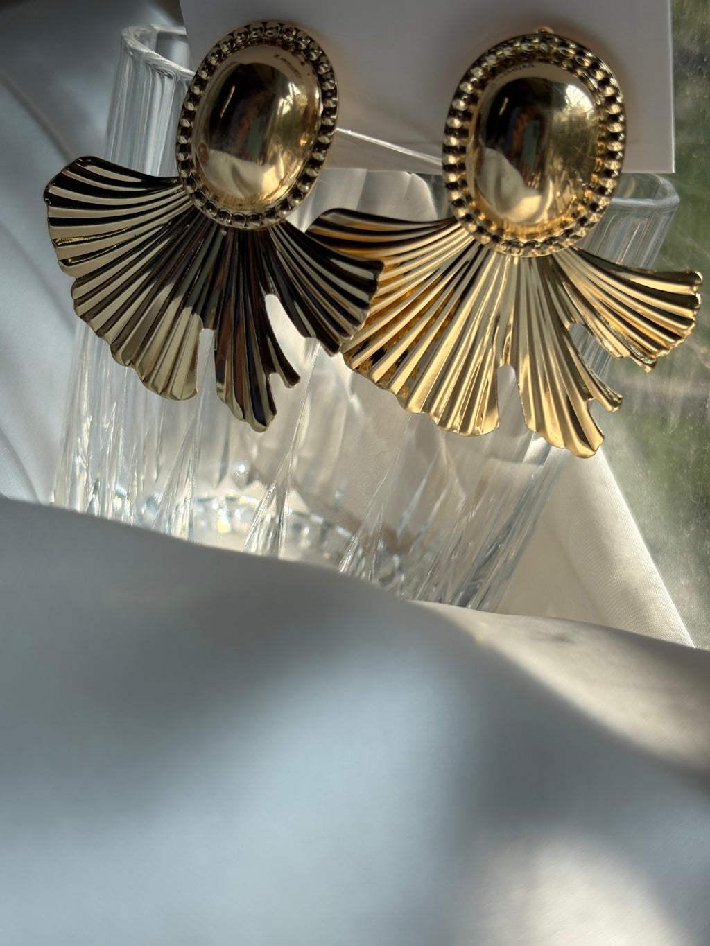Radiant Fan Gold Earring