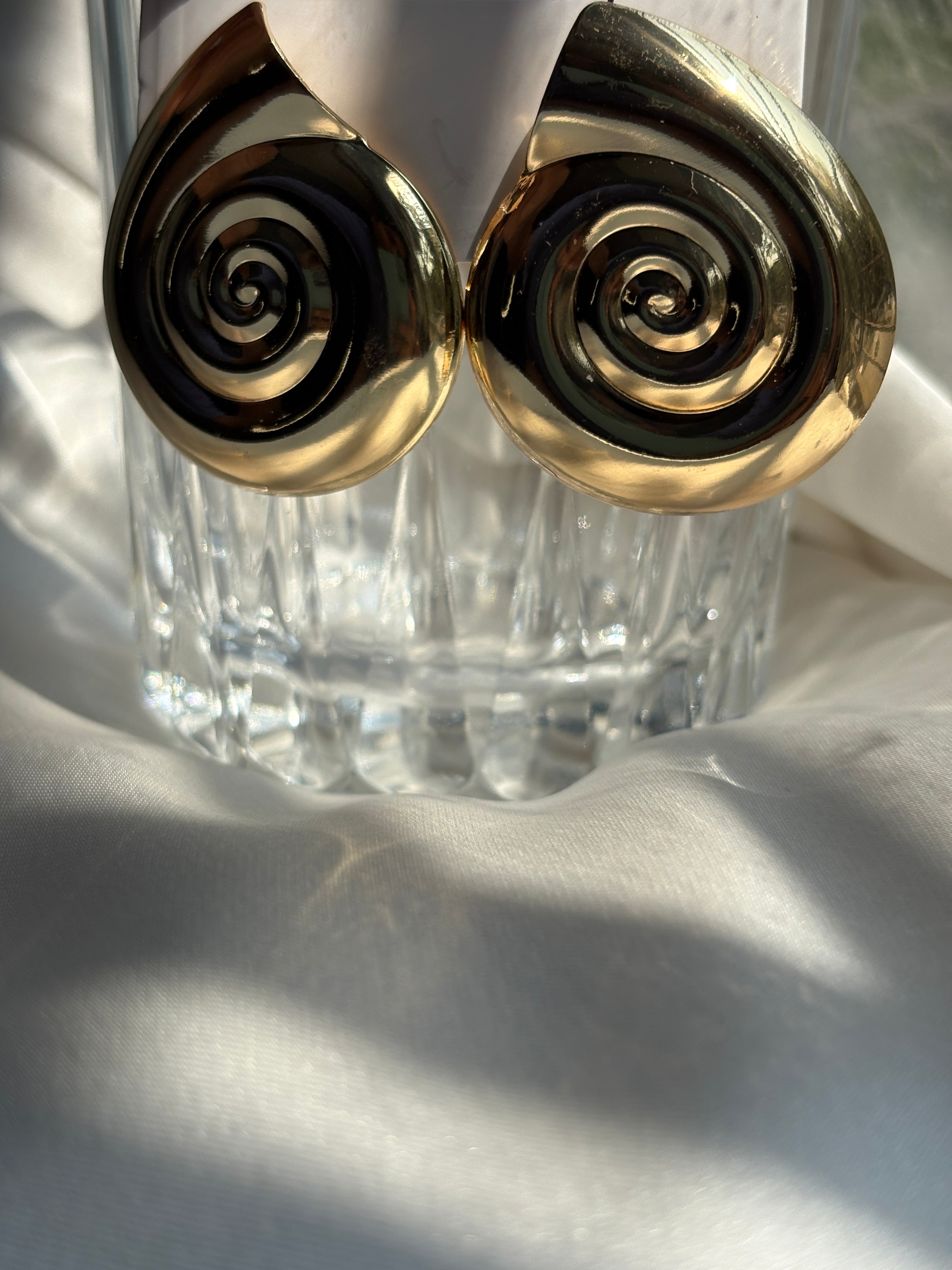 Aurora Shell Gold Earrings