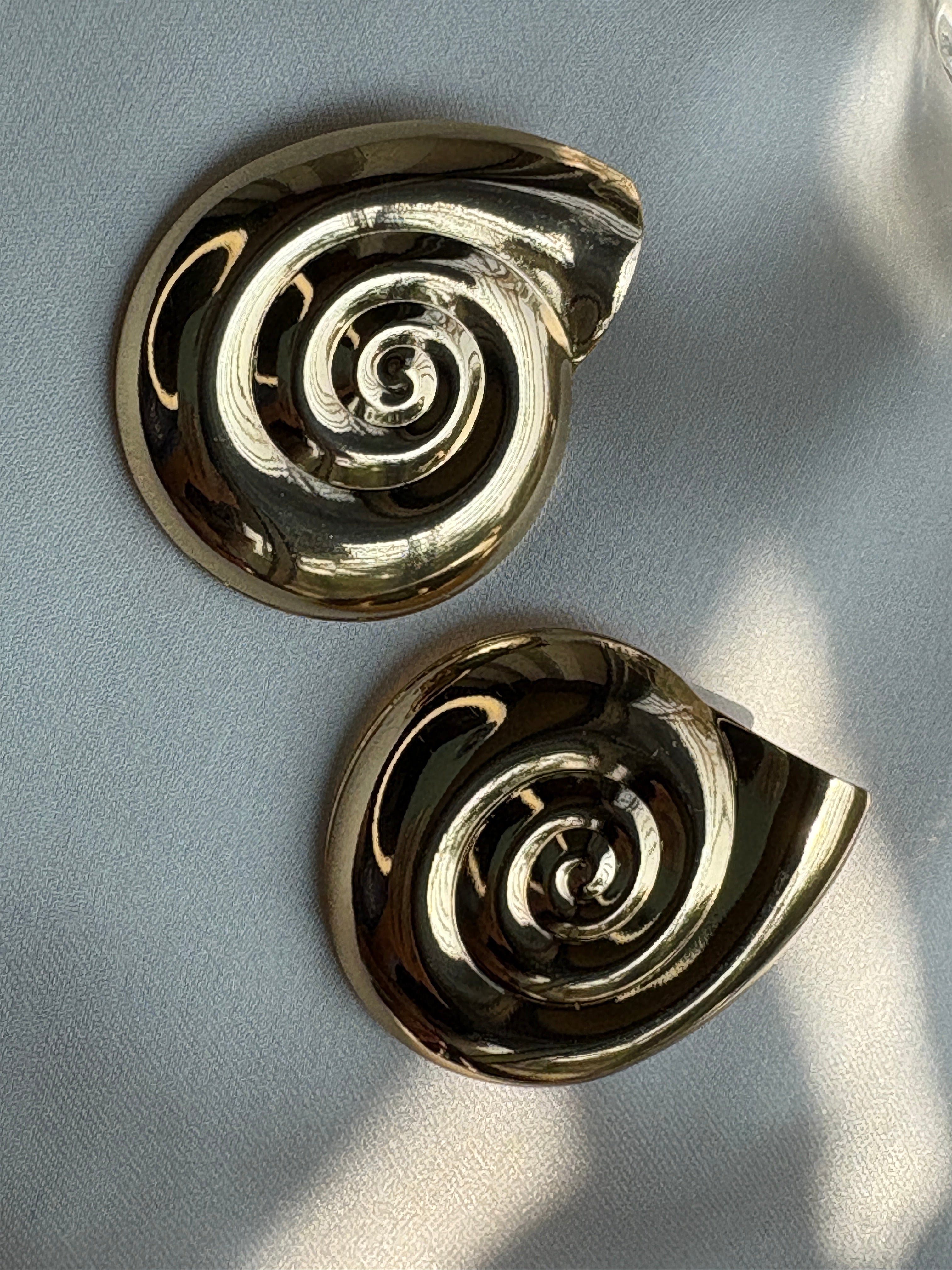 Aurora Shell Gold Earrings