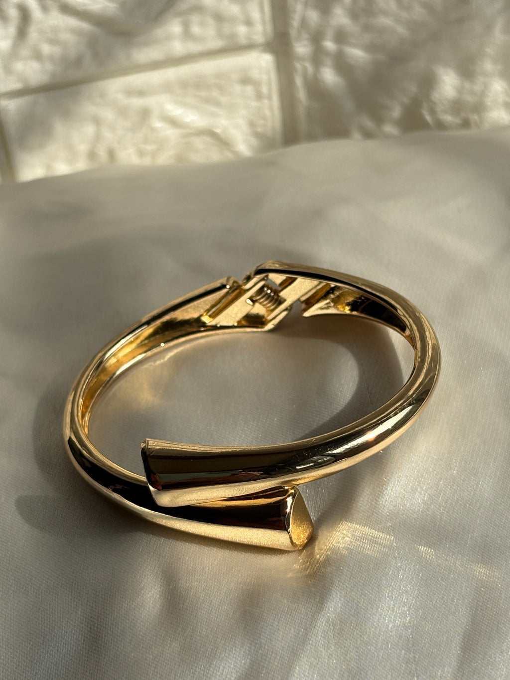 Chic Anti-Tarnish Gold-Toned Bracelet – Classic Minimalist Design