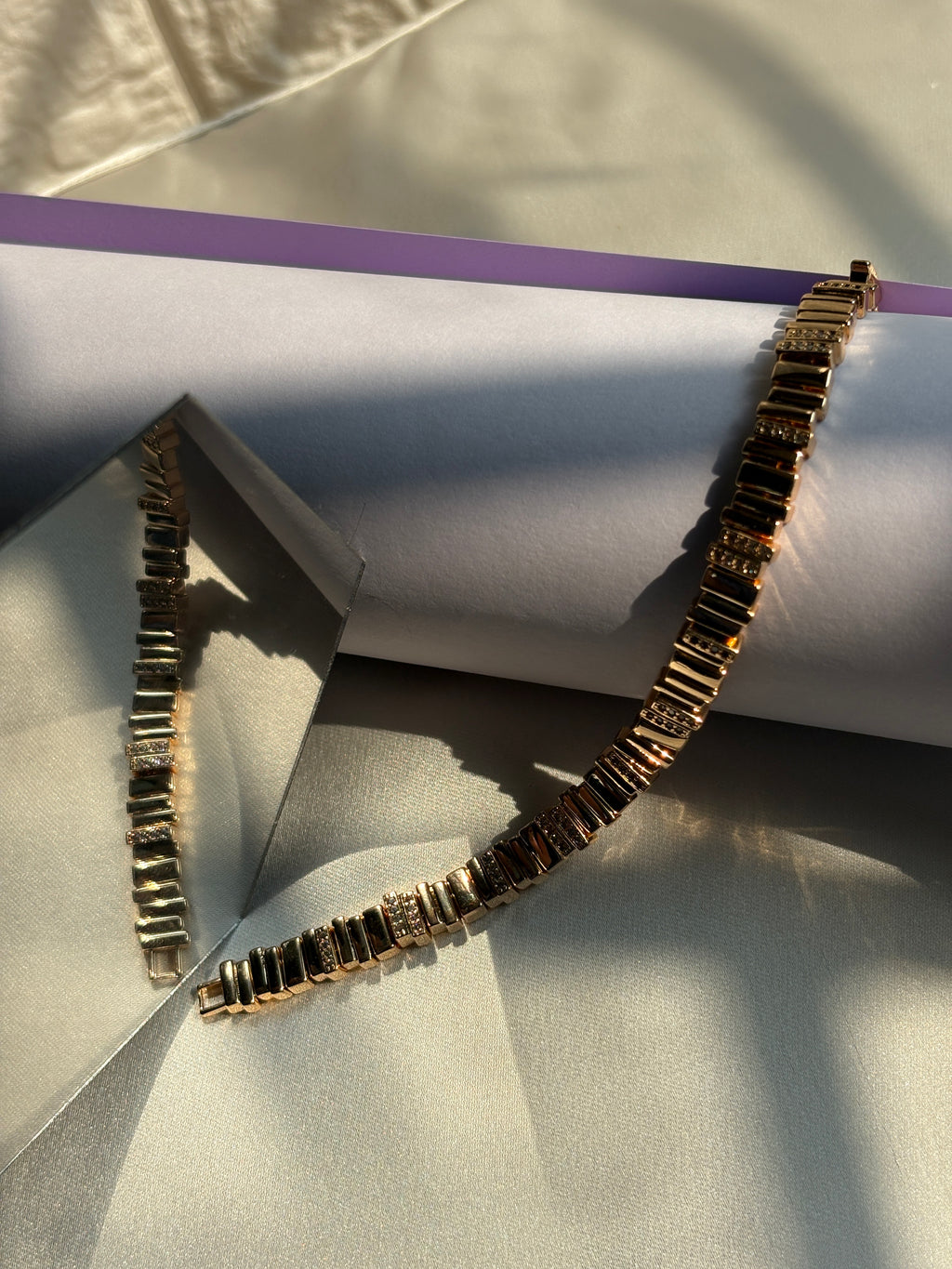 Timeless Adjustable Gold Bracelet – Elegant Linked Design