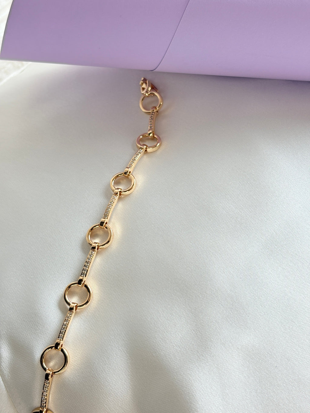 Elegant  Gold Bracelet – Adjustable Fit, Modern Circles