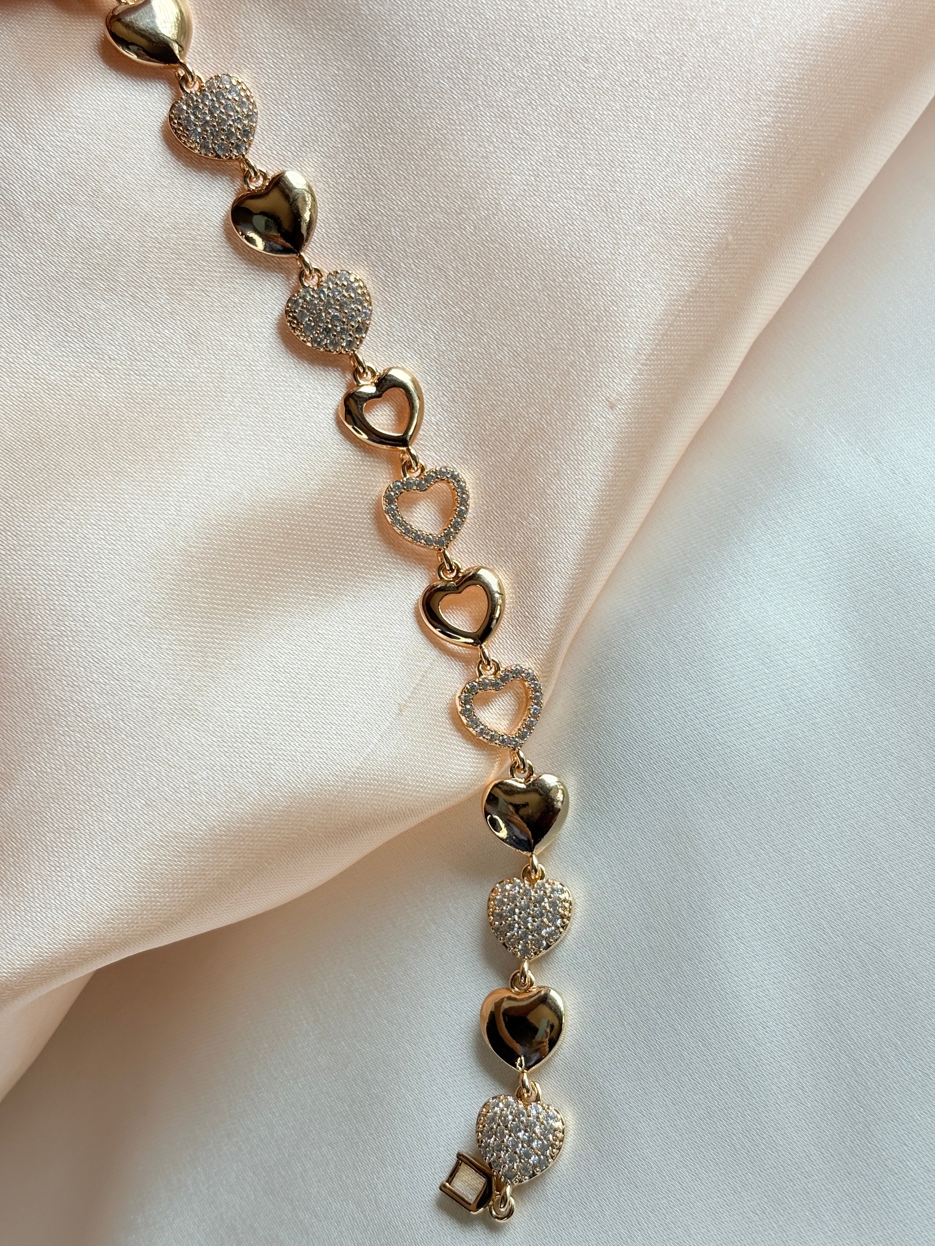 Dainty Heart Charm Bracelet