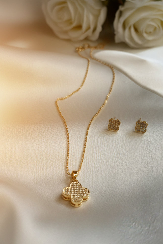 Shimmering 18k gold plated Clover Pendant & Earrings Set