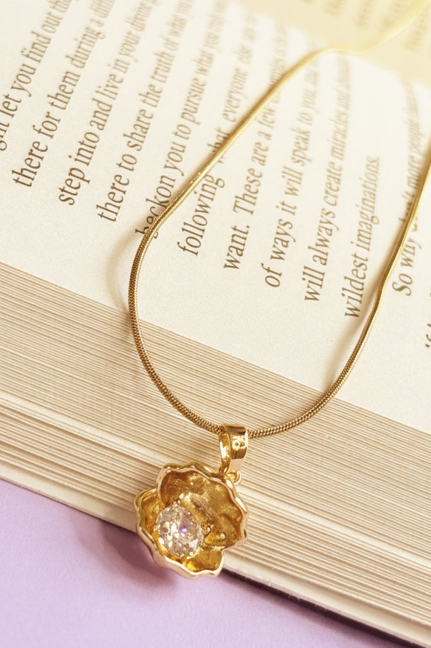 Golden Oyster Pearl Anti-Tarnish Necklace