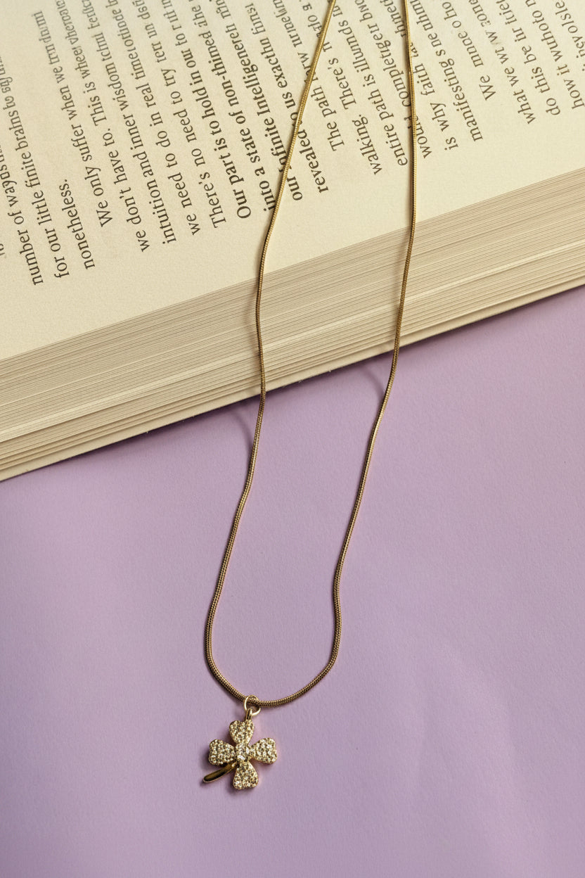 Shimmering Clover Anti-Tarnish Necklace