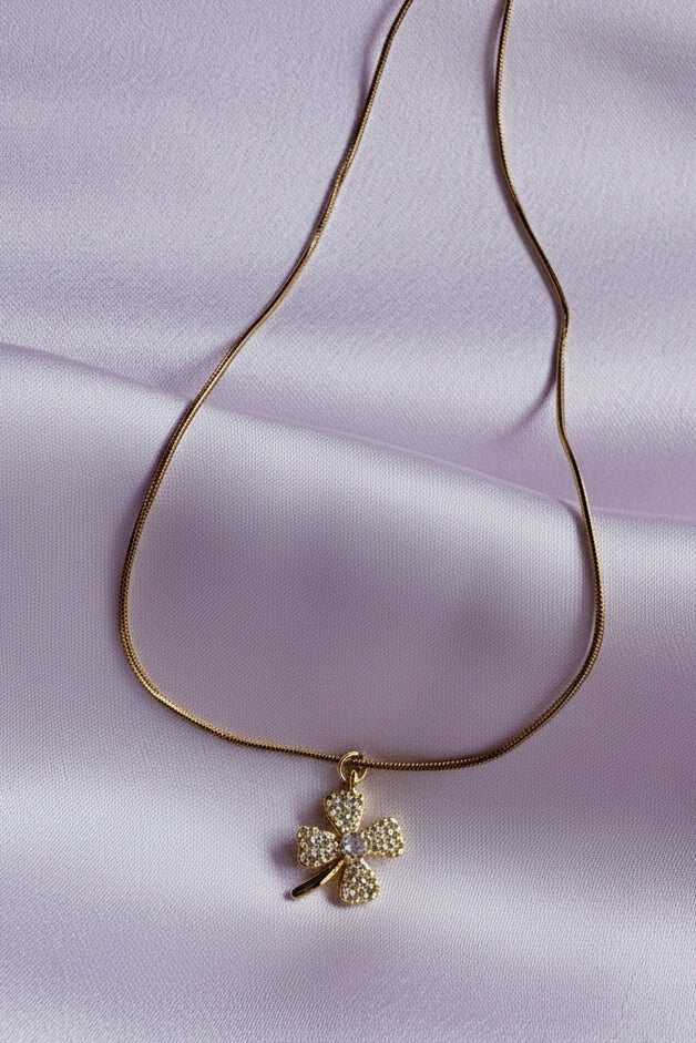 Shimmering Clover Anti-Tarnish Necklace