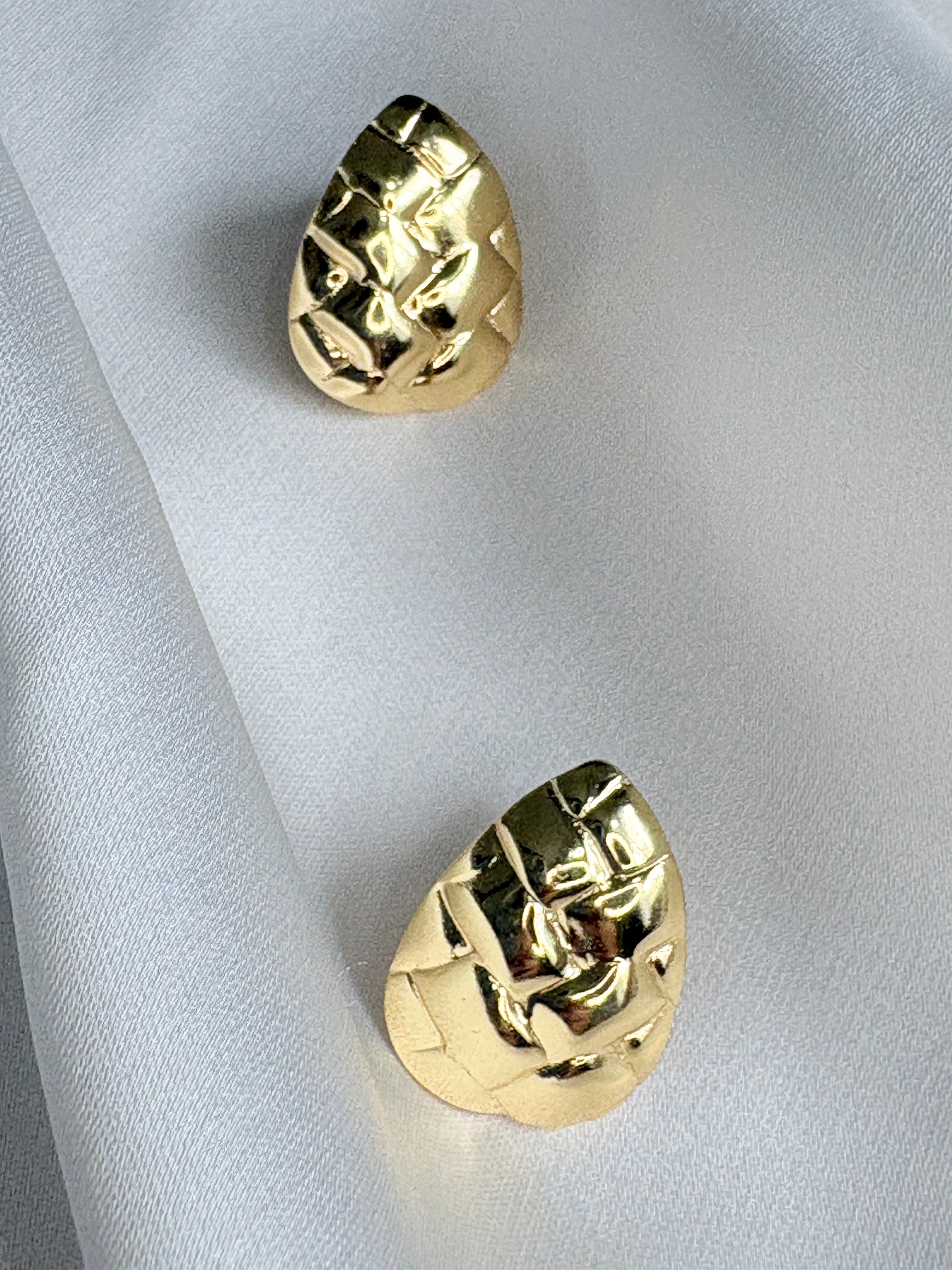 Teardrop Woven-Texture Anti-Tarnish Studs