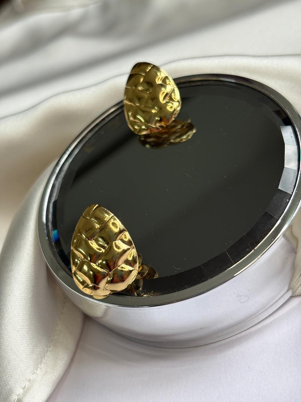 Teardrop Woven-Texture Anti-Tarnish Studs